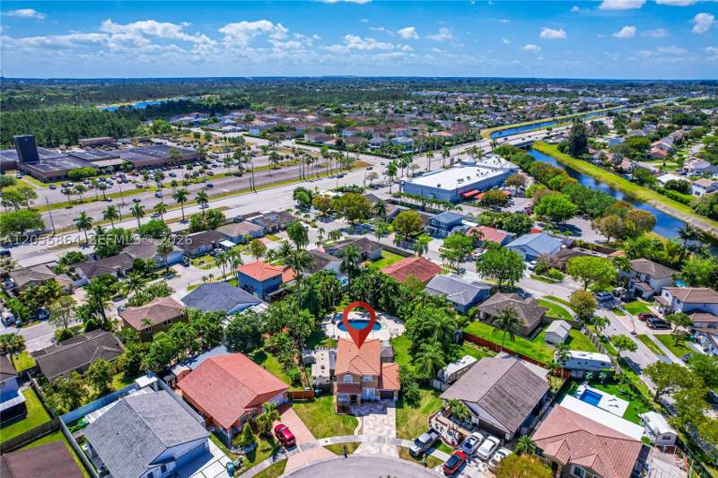 3 bedroom SingleFamilyResidence at 13790 SW 174th St, Weitzer Serena Lakes Esta, Miami — photo 4