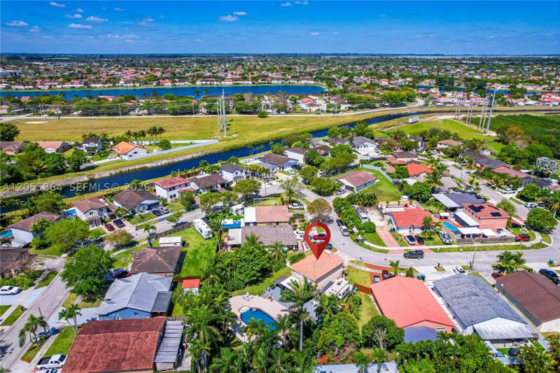 3 bedroom SingleFamilyResidence at 13790 SW 174th St, Weitzer Serena Lakes Esta, Miami — photo 5
