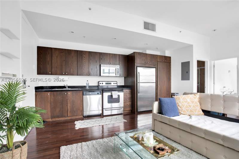 1 bedroom Condominium at 935 Euclid Ave 8, The Nolobi Condo, Miami Beach — photo 2