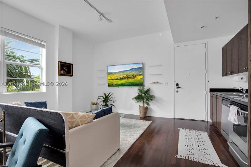 1 bedroom Condominium at 935 Euclid Ave 8, The Nolobi Condo, Miami Beach — photo 3