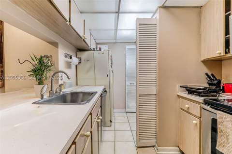 9732 Hammocks Blvd 203-17, Miami FL - photo 13 of 40