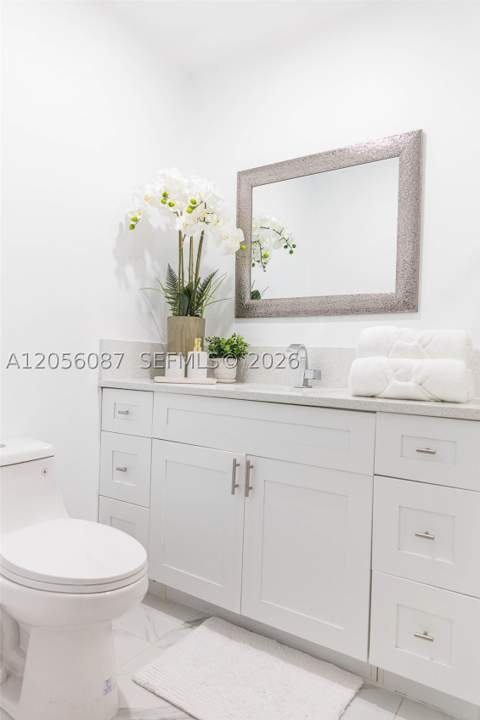 935 NE 164th St, North Miami Beach FL - photo 11 of 25