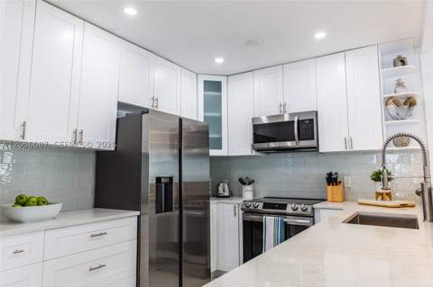 935 NE 164th St, North Miami Beach FL - photo 17 of 25