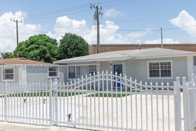 4 bedroom SingleFamilyResidence at 935 NE 164th St, Carl Byoir, North Miami Beach — photo 4