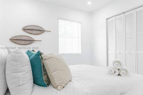 935 NE 164th St, North Miami Beach FL - photo 9 of 25