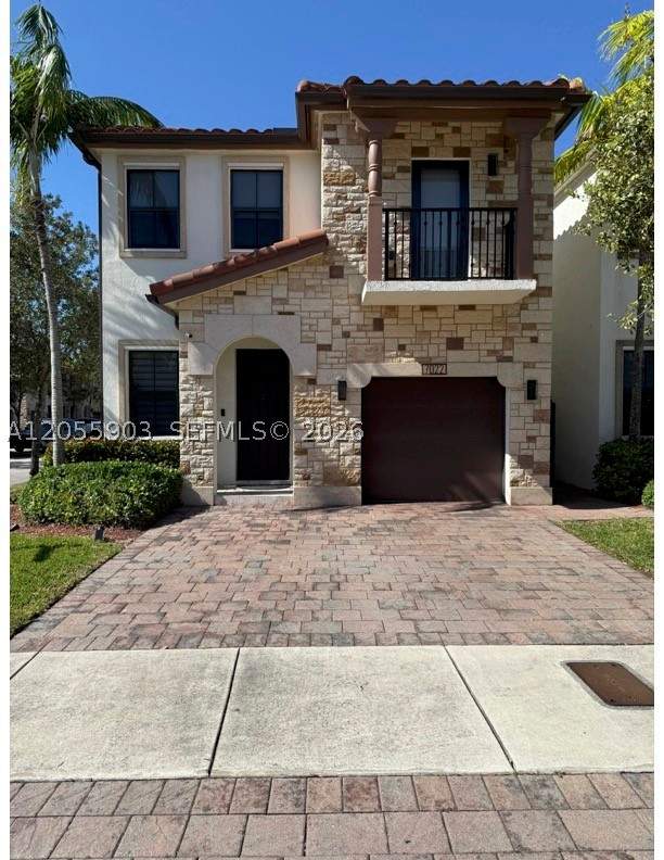4 bedroom SingleFamilyResidence at 7022 NW 102nd Pl, Vintage Estates, Doral — photo 3