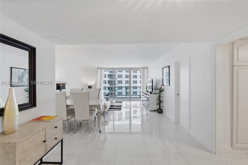 1 bedroom Condominium at 5151 Collins Ave 1027, Seacoast 5151 Condo, Miami Beach — photo 2
