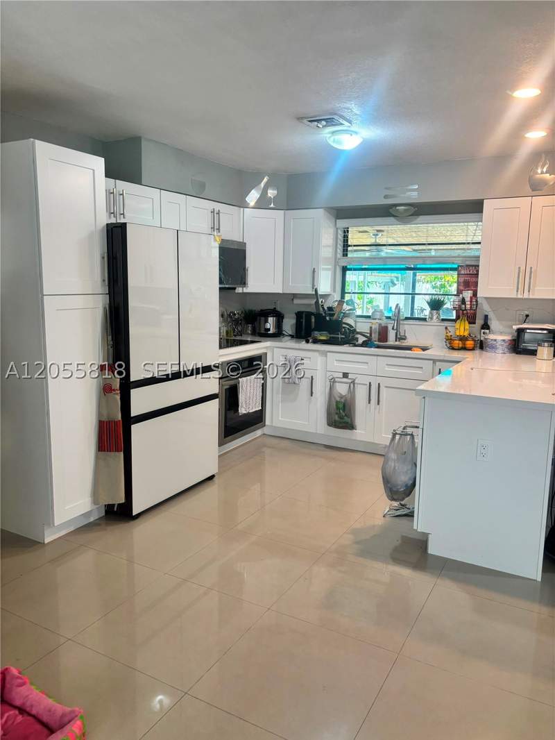 3 bedroom SingleFamilyResidence at 1892 NW 8th Ter, Laurel Manor, Homestead — photo 2