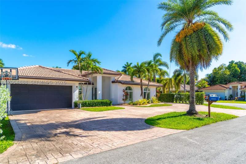 4 bedroom SingleFamilyResidence at 15260 SW 143rd St, Christina Estates, Miami — photo 3