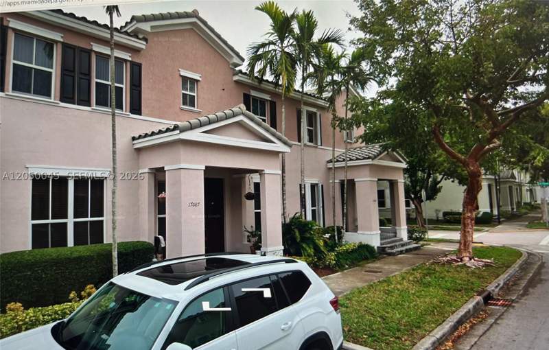 5 bedroom Townhouse at 17087 SW 93rd St, Kendall Square, Miami — photo 2
