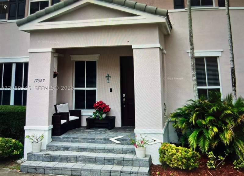 5 bedroom Townhouse at 17087 SW 93rd St, Kendall Square, Miami — photo 3