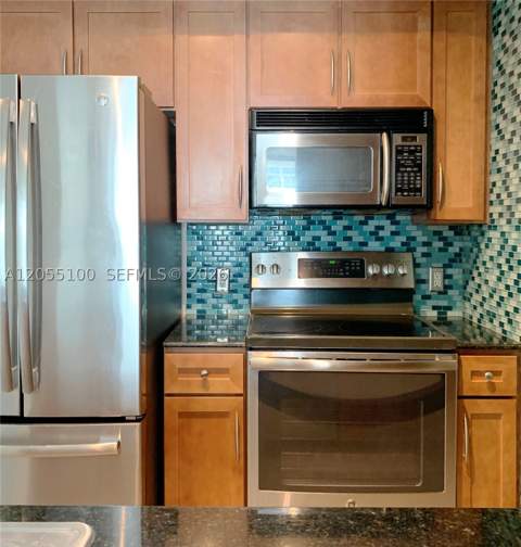 2000 N Bayshore Dr 1006, Miami FL - photo 19 of 27