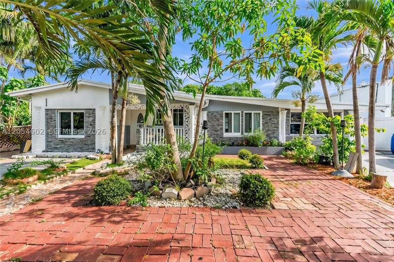 3 bedroom SingleFamilyResidence at 295 NW 122nd St, Alhambra Heights Sec 2, North Miami — photo 2
