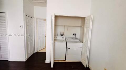 11461 NW 76th St 11461, Doral FL - photo 10 of 12