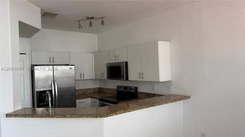 11461 NW 76th St 11461, Doral FL - photo 16 of 21