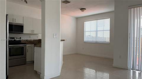 11461 NW 76th St 11461, Doral FL - photo 17 of 21