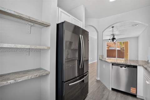 751 SE 2nd St, Homestead FL - photo 10 of 41