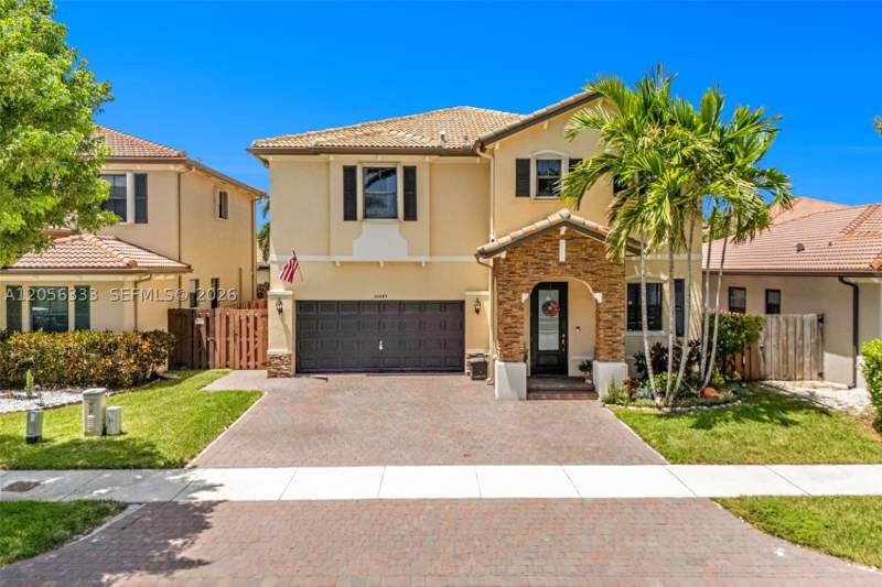 5 bedroom SingleFamilyResidence at 10445 SW 226th St, Enclave At Black Point Ma, Cutler Bay — photo 2