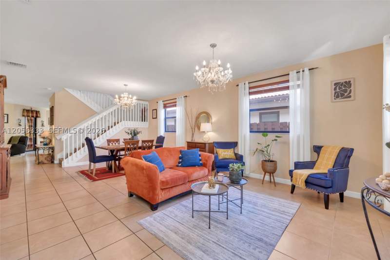 5 bedroom SingleFamilyResidence at 10445 SW 226th St, Enclave At Black Point Ma, Cutler Bay — photo 3