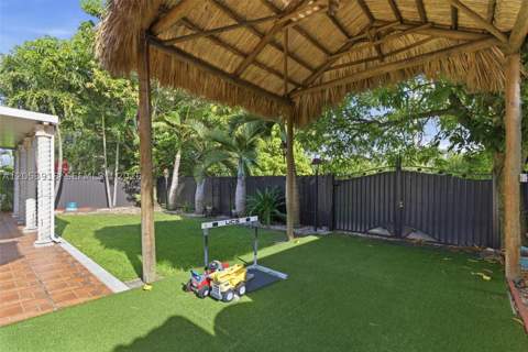 14640 SW 176th Ter, Miami FL - photo 11 of 38
