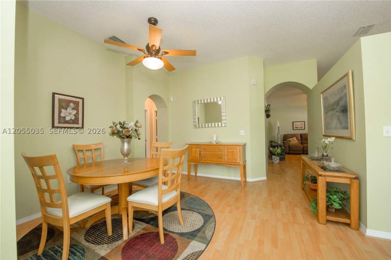 3 bedroom SingleFamilyResidence at 460 SE 24th Dr, Keys-Gate No 1, Homestead — photo 5