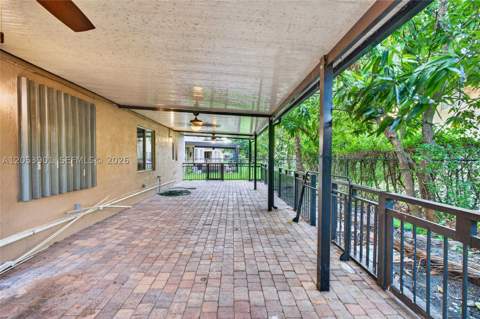 20623 NW 11th Ave, Miami Gardens FL - photo 10 of 27