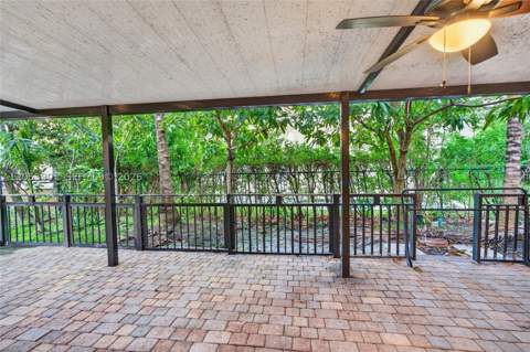 20623 NW 11th Ave, Miami Gardens FL - photo 9 of 27