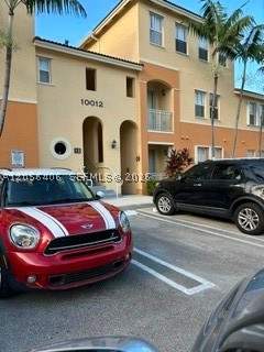 3 bedroom Condominium at 10012 NW 7th St 216, Fontainbleau Lakes Courty, Miami — photo 2