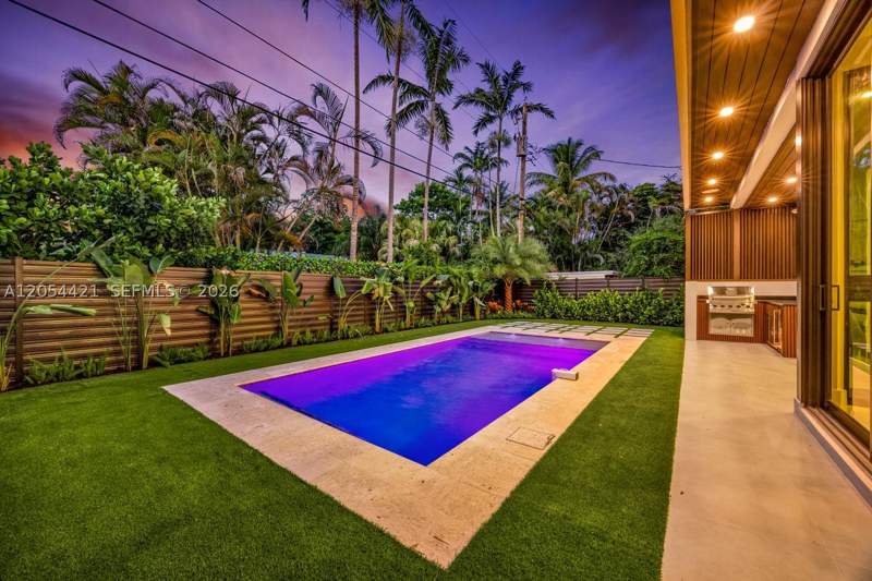 3 bedroom SingleFamilyResidence at 5765 SW 47th St, Riviera Ests, Miami — photo 3
