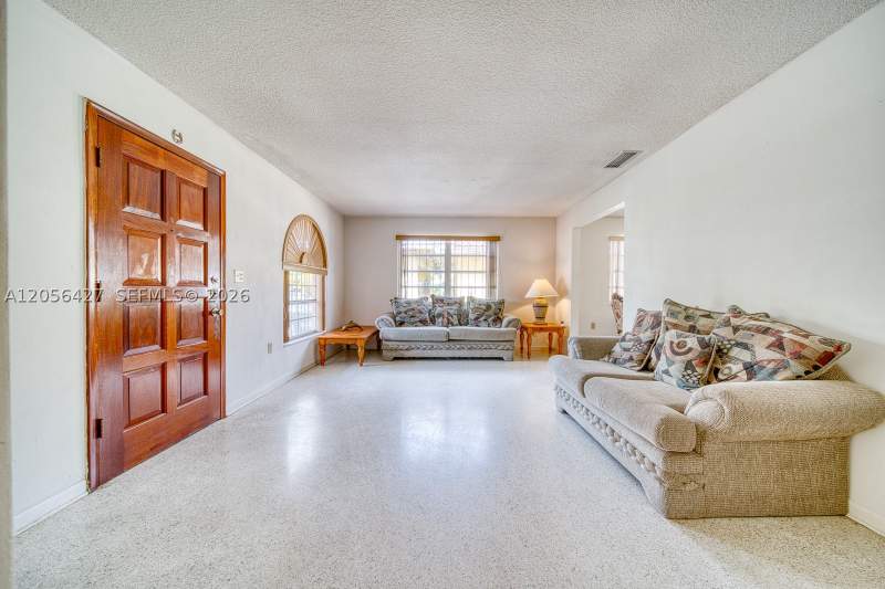 4 bedroom SingleFamilyResidence at 6335 SW 31st St, Coral Villas Rev, Miami — photo 4