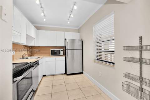 8261 SW 128th St 207, Pinecrest FL - photo 11 of 27