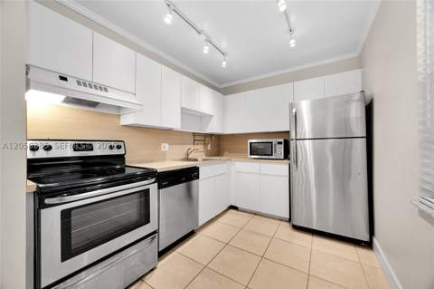 8261 SW 128th St 207, Pinecrest FL - photo 12 of 27