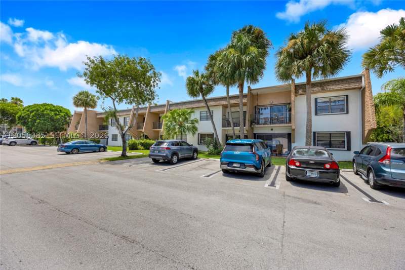 1 bedroom Condominium at 8261 SW 128th St 207, Sunrise Point Condo Bldg, Pinecrest — photo 4