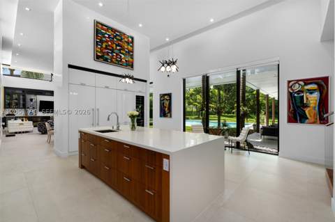 7502 SW 102nd St, Pinecrest FL - photo 10 of 39