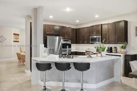 8870 NW 99th Path, Doral FL - photo 13 of 41