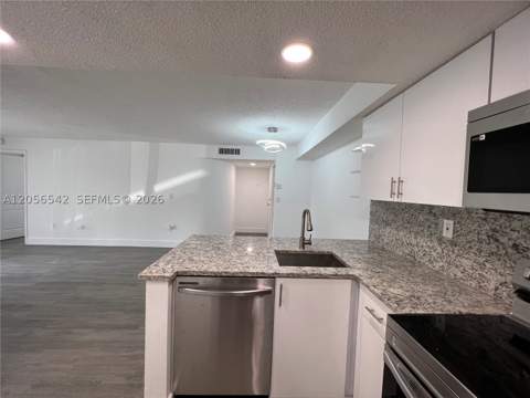 7235 NW 179th St 104, Hialeah FL - photo 15 of 45
