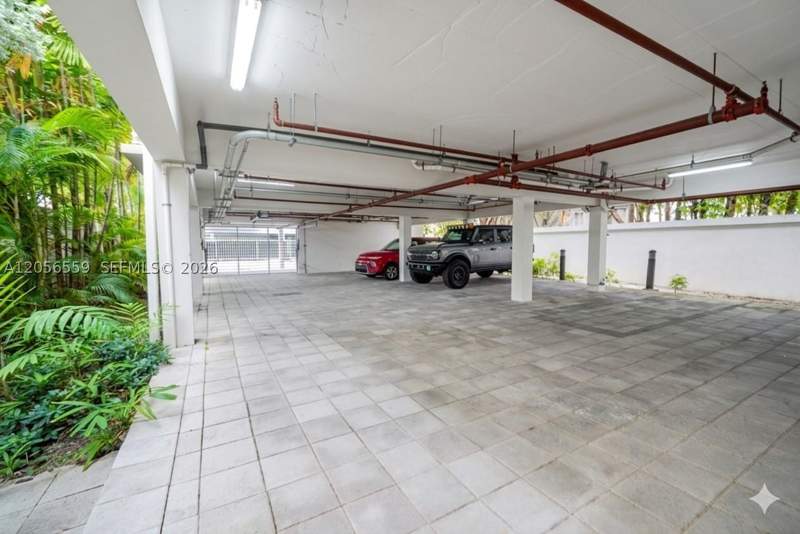 2 bedroom Townhouse at 619 Meridian Ave 4, D Gems Condo, Miami Beach — photo 2