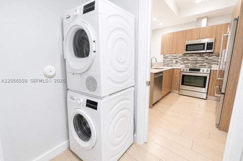 619 Meridian Ave 4, Miami Beach FL - photo 7 of 11