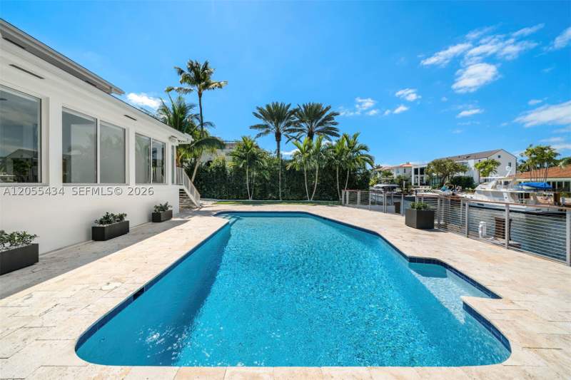 5 bedroom SingleFamilyResidence at 6832 Sunrise Ct, Sunrise Harbour Rev Pl, Coral Gables — photo 3