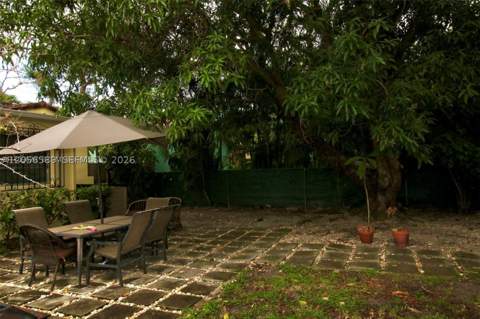 510 NE 72nd St, Miami FL - photo 10 of 11