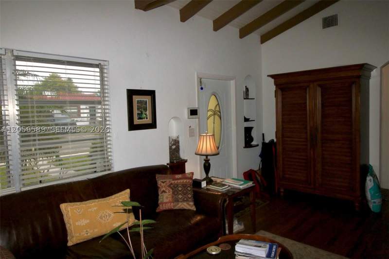 3 bedroom SingleFamilyResidence at 510 NE 72nd St, Federal Way Amd, Miami — photo 4