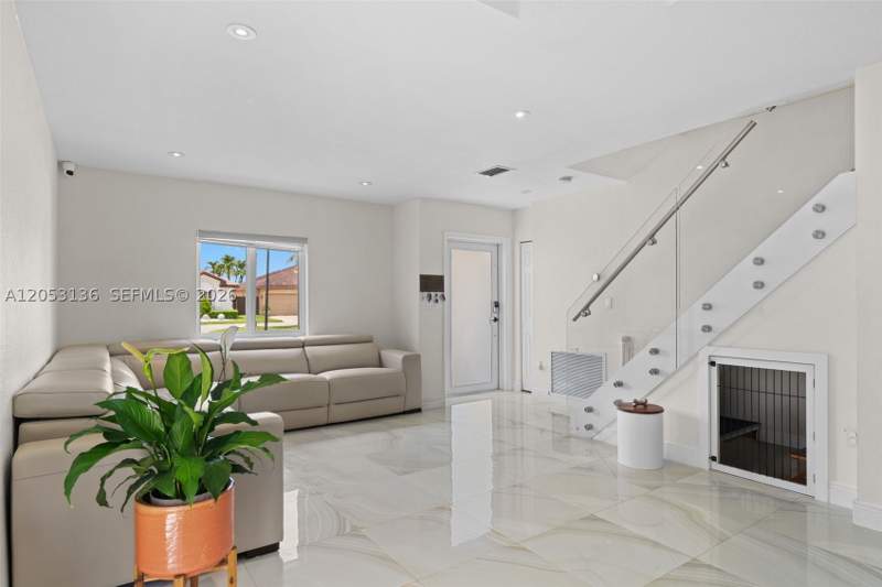 4 bedroom SingleFamilyResidence at 12050 SW 135th Ter, Four Lakes Sec 7, Miami — photo 3