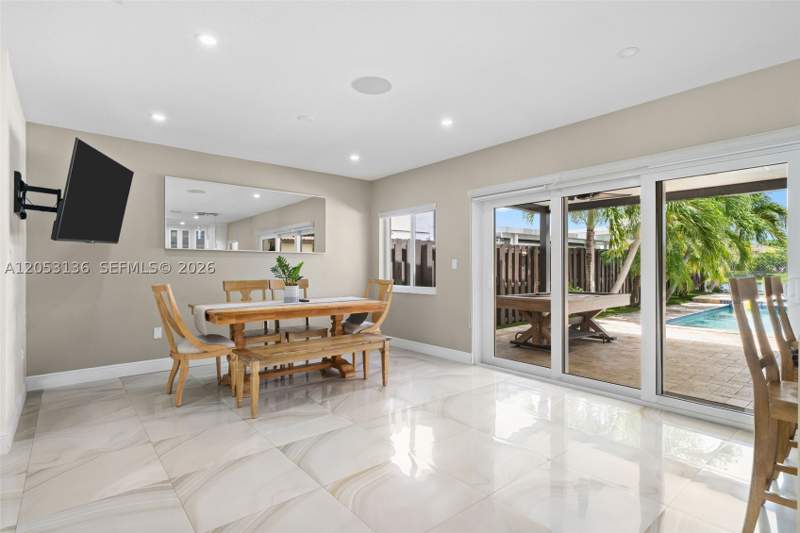 4 bedroom SingleFamilyResidence at 12050 SW 135th Ter, Four Lakes Sec 7, Miami — photo 5