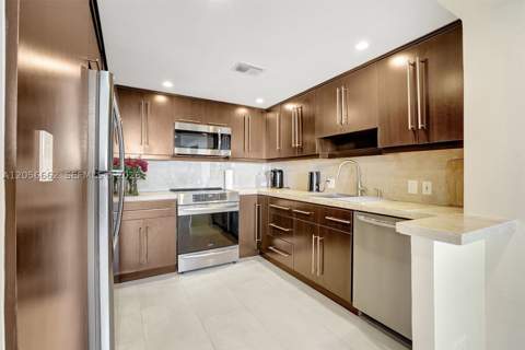 3675 N Country Club Dr 2310, Aventura FL - photo 11 of 47