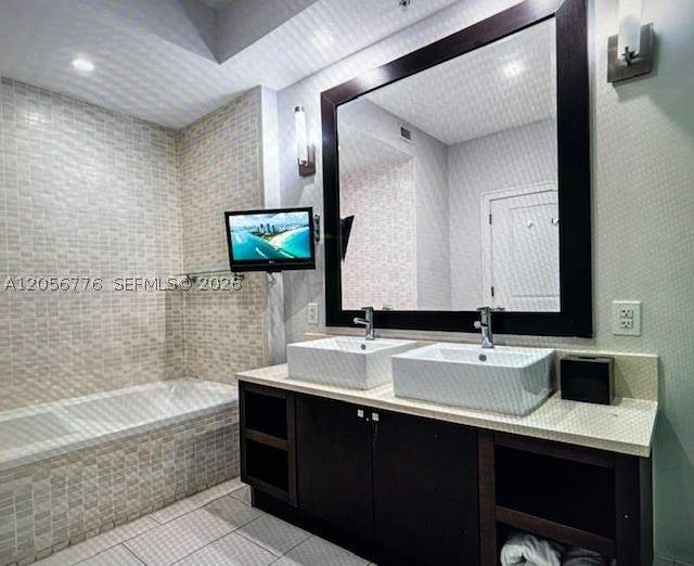 1 bedroom Condominium at 5300 NW 87th Ave 1004, The Blue A Resort Hotel C, Doral — photo 2