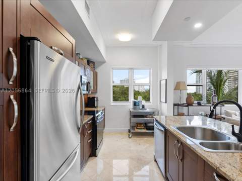20000 E Country Club Dr 416, Aventura FL - photo 16 of 37