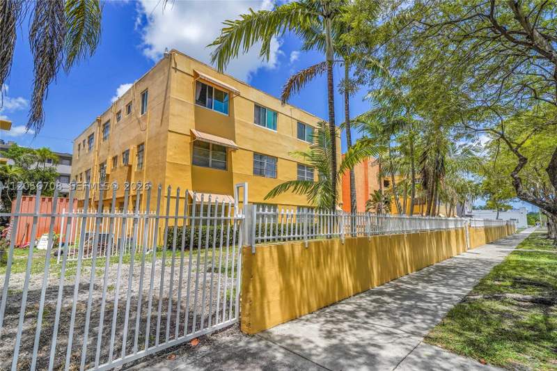 1 bedroom Condominium at 1851 NE 168th St A8, The Palms 51 Condo, North Miami Beach — photo 2