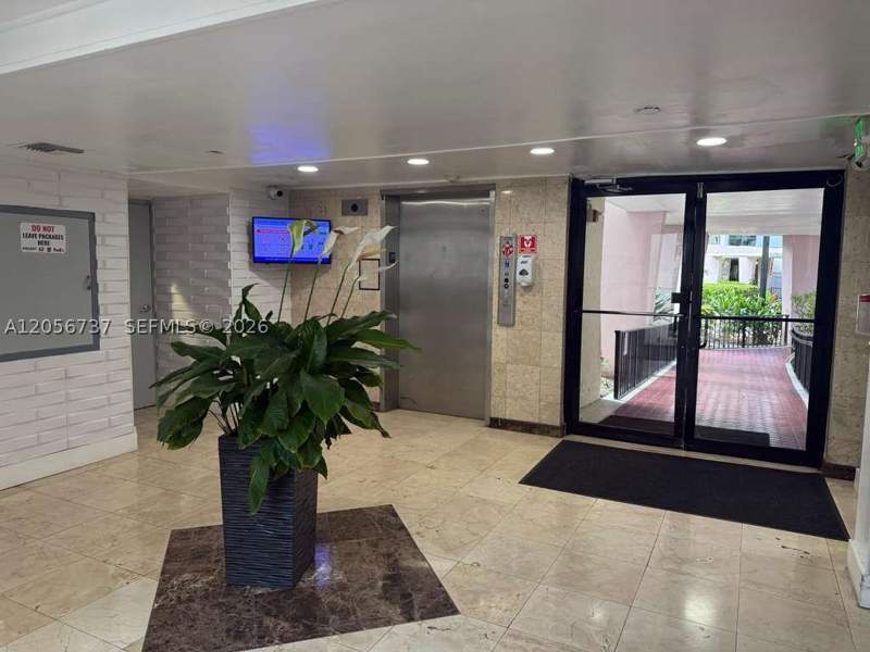 2 bedroom Condominium at 17011 N Bay Rd 709, Plaza Of Americas Condo P, Sunny Isles Beach — photo 2