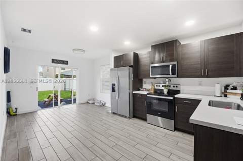 427 NE 6th Ct, Florida City FL - photo 6 of 45