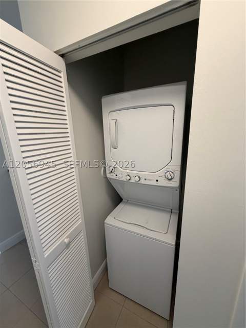 652 NE 63rd St 404, Miami FL - photo 12 of 19